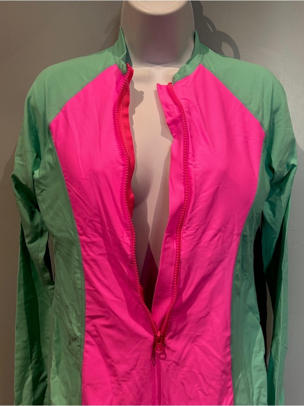 Century Star Long Sleeve Colorblock Rash Guard XLarge NWOT Pink Mint - Picture 5 of 13